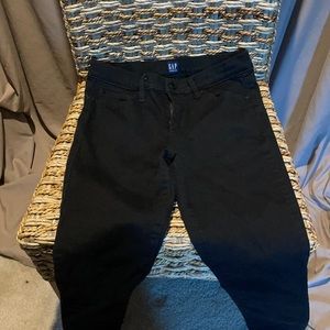 Black GAP skinny jeans